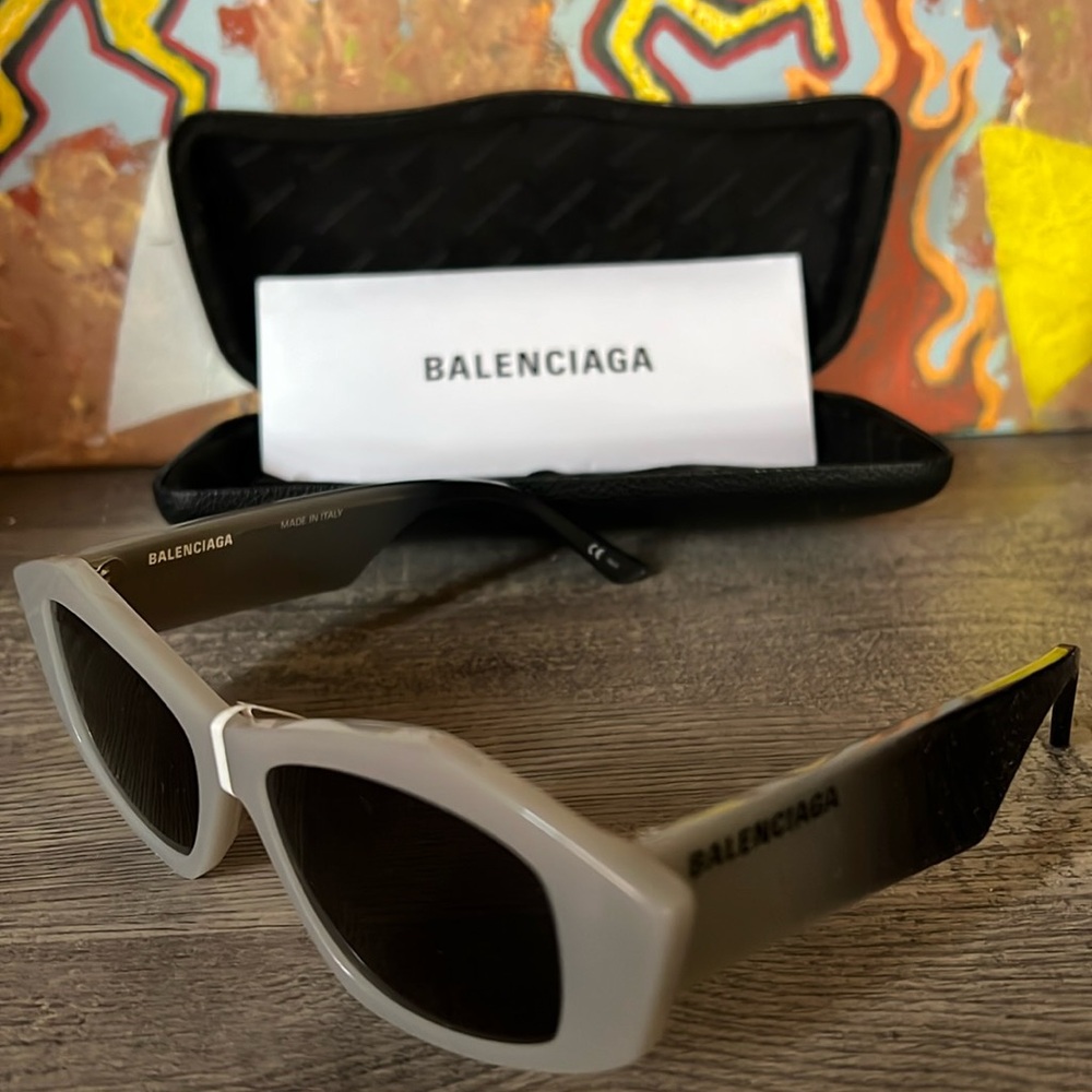 BALENCIAGA SUNGLASSES ( black and grey ombré color )